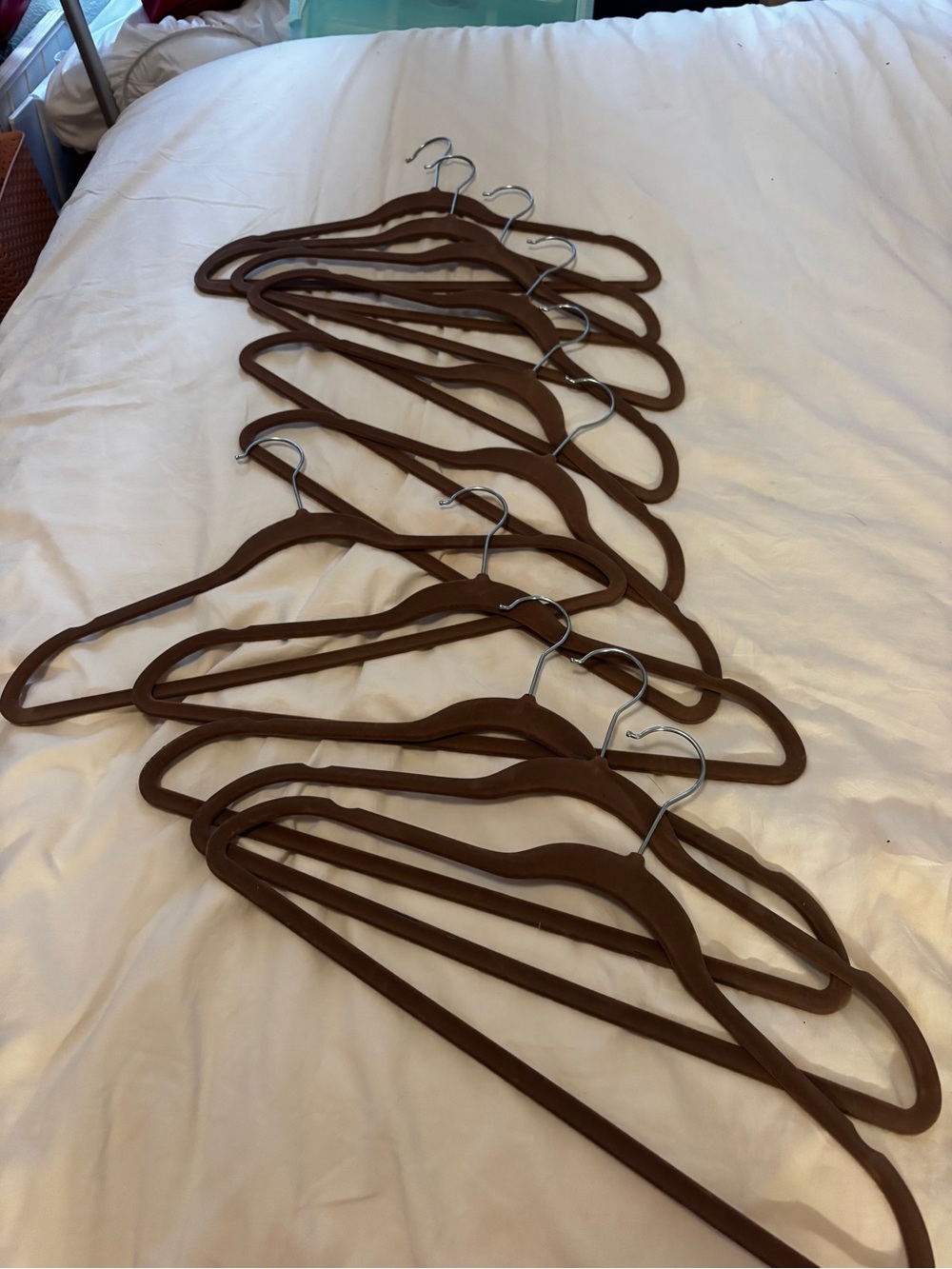 Set of 11 Non-Slip Velvet Clothes Hangers - Brown